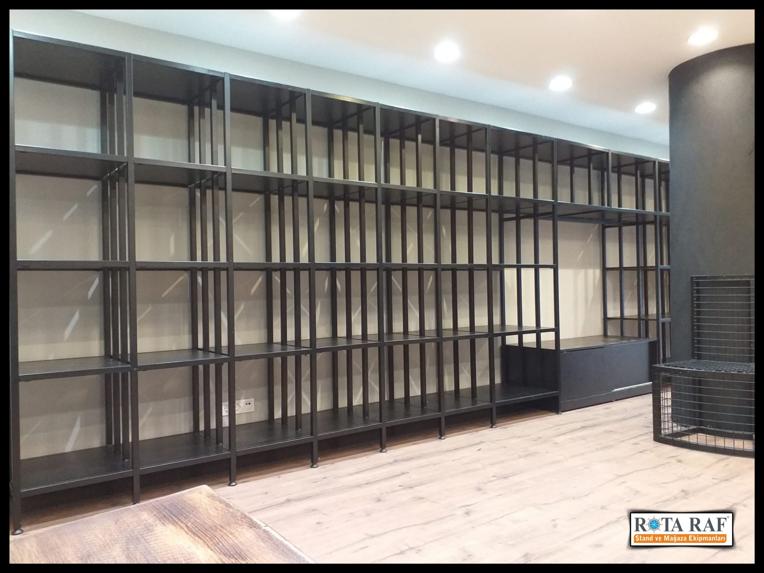Tekstil Showroom Rafları 35
