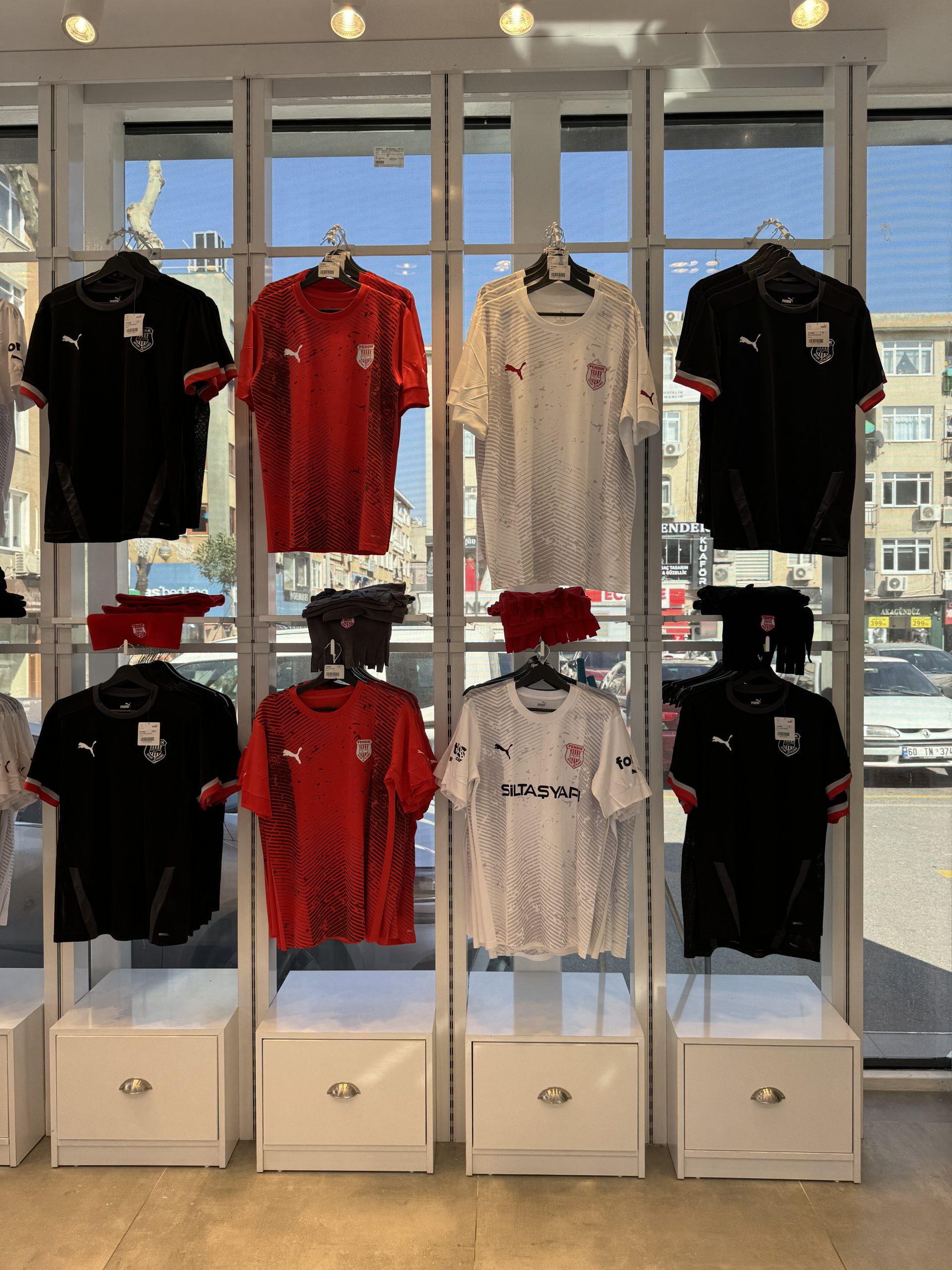 Pendik Store 1